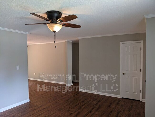 Foto del edificio - 125 Brookstone Dr