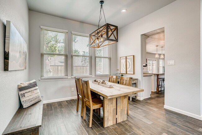 Building Photo - 2201 Rosemary Ln