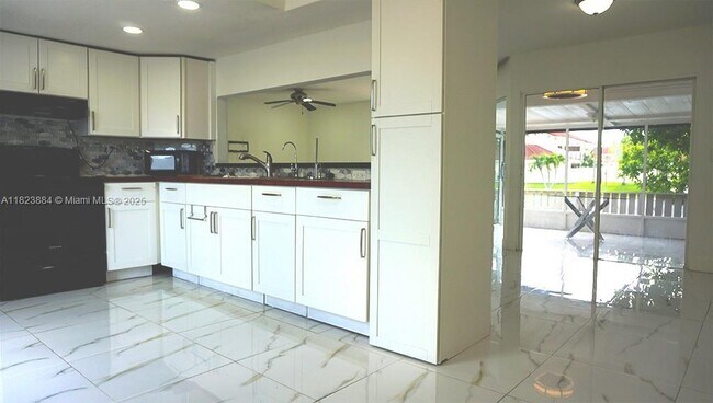 Foto del edificio - 1705 San Remo Cir