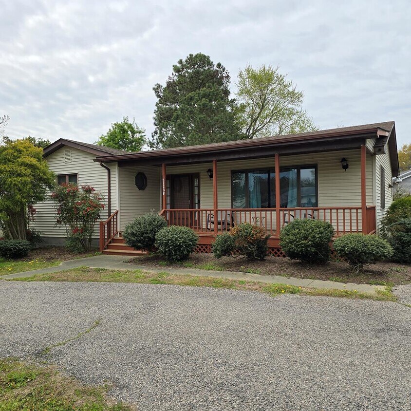 31338 Curratuck Rd, Painter, VA 23420 House Rental in Painter, VA