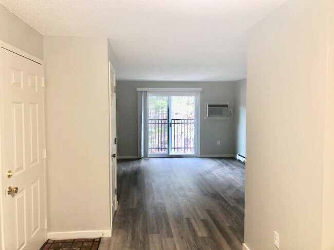 Building Photo - Oak Hill Ln