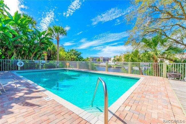 Foto del edificio - 5551 Executive Dr