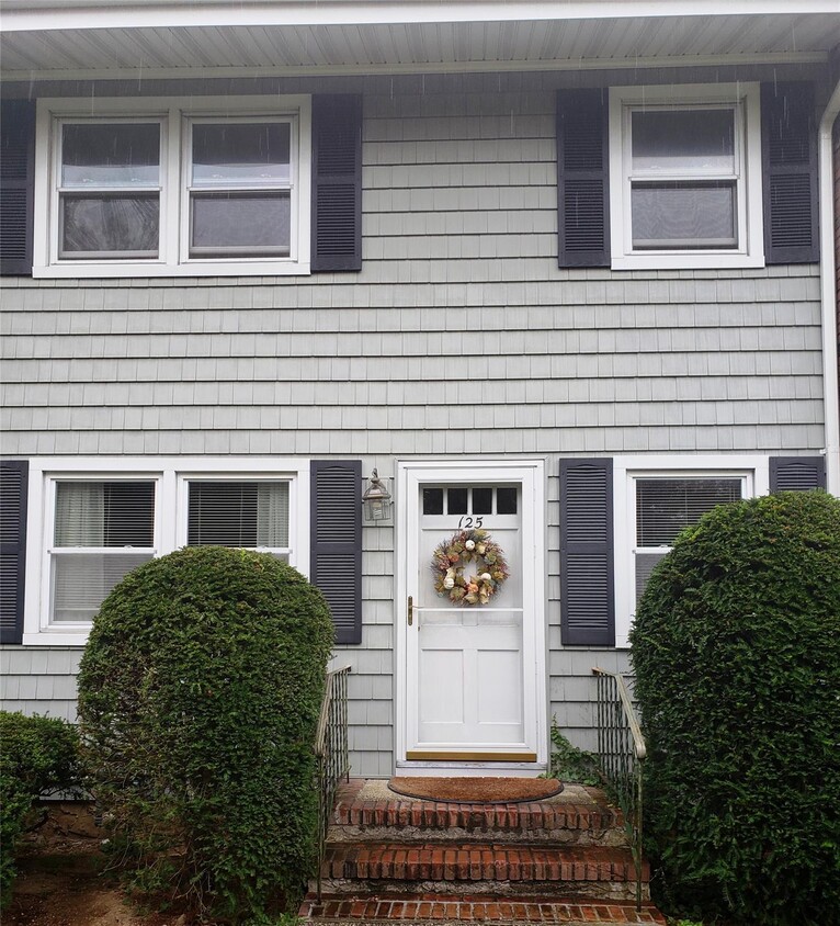 Building Photo - 125 Fire Island Ave