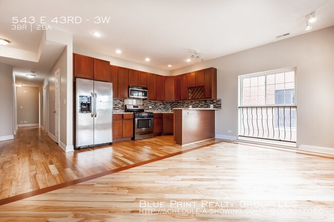 Building Photo - BEAUTIFUL 3 BEDROOM 2 BATH CONDO