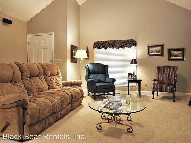 Building Photo - 2 br, 2 bath House - 16 Patriots Dr.