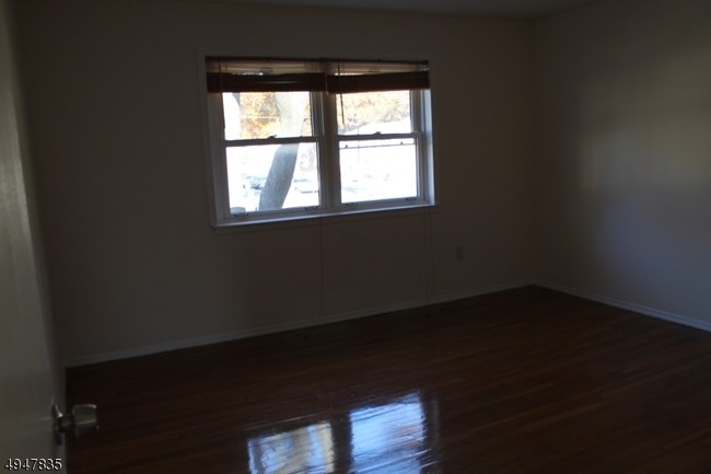 Building Photo - 172 Evergreen Rd
