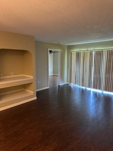 Building Photo - 13827 Fairway Island Dr