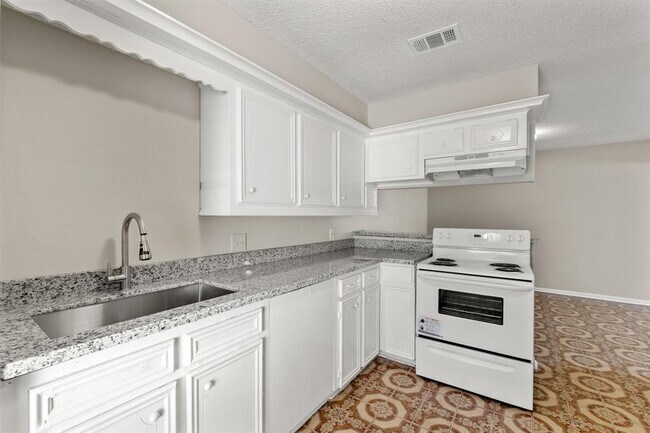 Building Photo - 8714 Kirkland Dr