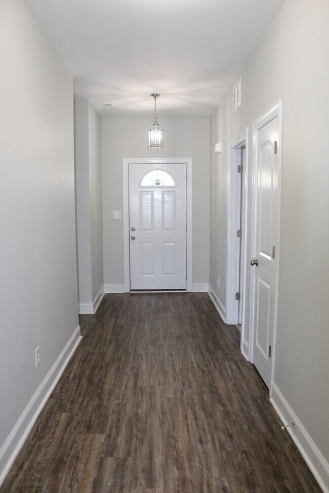Building Photo - 134 Princess Dr