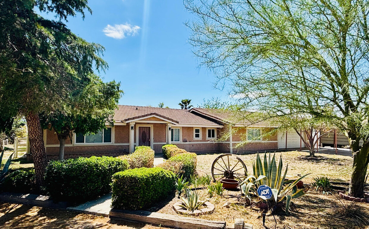 Foto principal - 41725 22nd St W