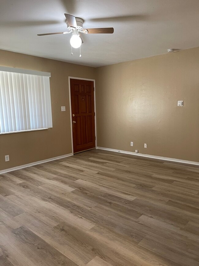 Building Photo - Charming 2 Bedroom Home in Old Lincoln