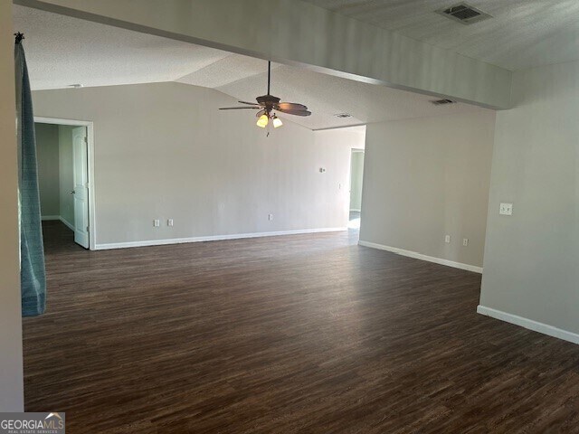 Building Photo - 207 N Bridgeport Dr