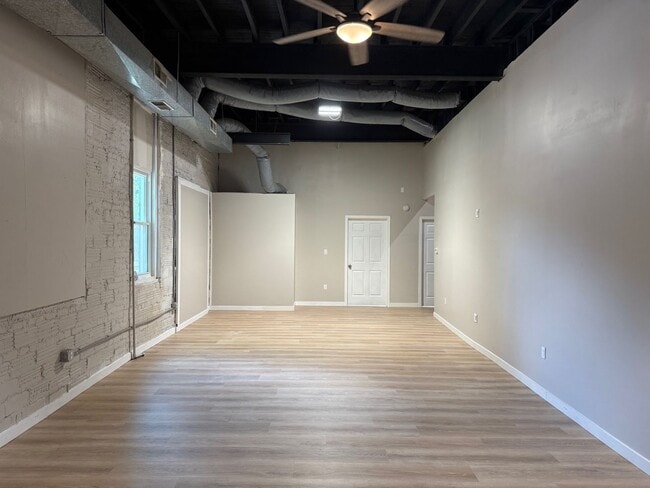 Building Photo - 1420 W Liberty Ave