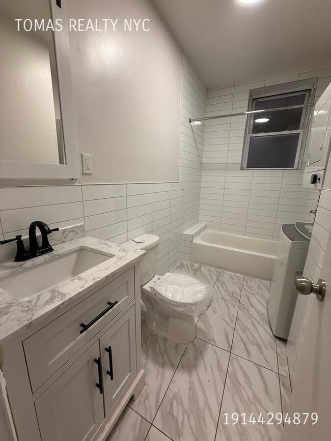 Building Photo - 1235 Union Ave