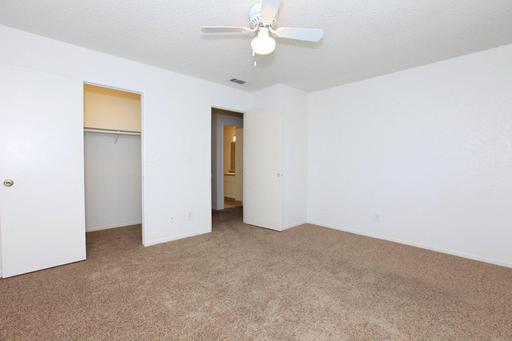 Foto del edificio - 1700 Sunnyside Ave