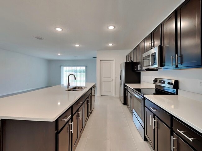 Building Photo - 258 Amber Way