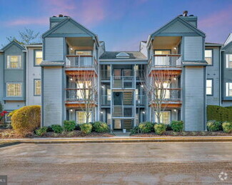 Building Photo - 6919 Victoria Dr