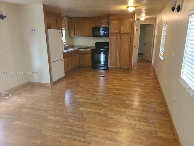 Foto del edificio - 21711 NW 7th Ct
