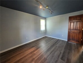 Building Photo - 237 Countess Dr