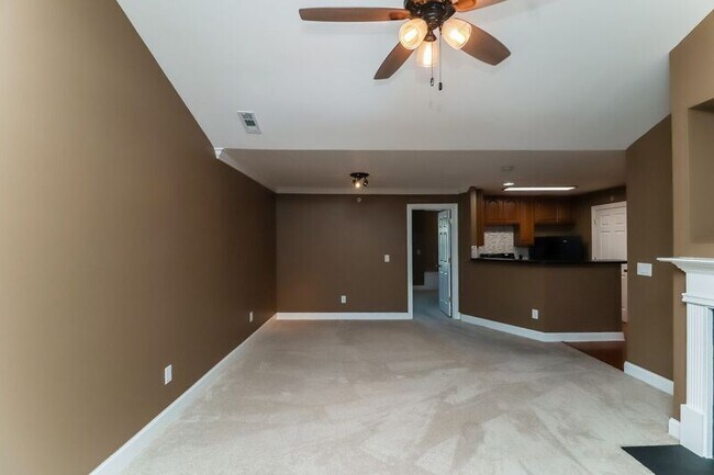 Building Photo - 6762 Mallard Park Dr