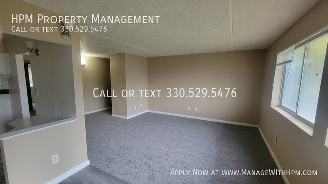 Building Photo - 723 E Waterloo Rd