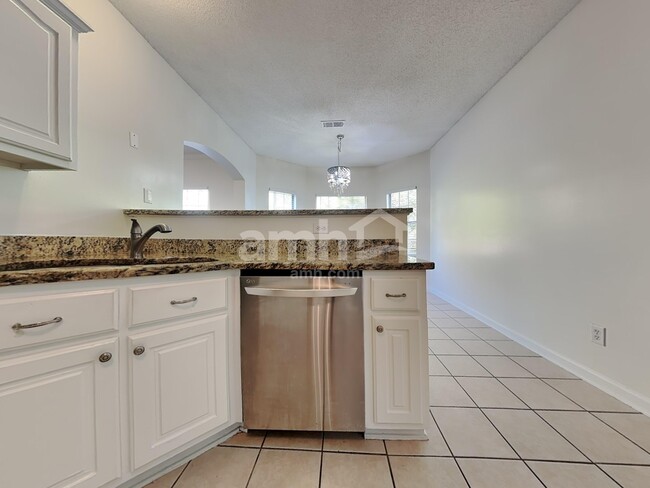 Foto del edificio - 3864 Lake Village Cv