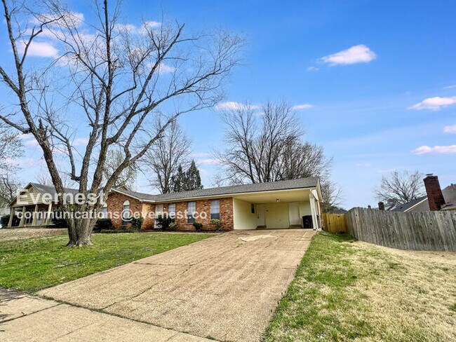 Foto del edificio - 5697 Tulip Tree Dr