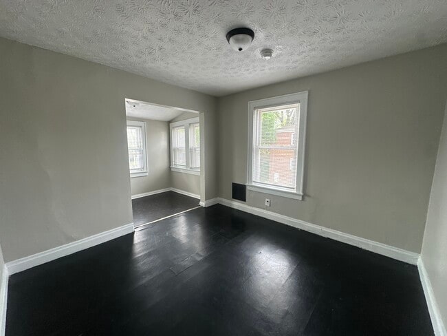 Building Photo - 1641 Sullivant Ave