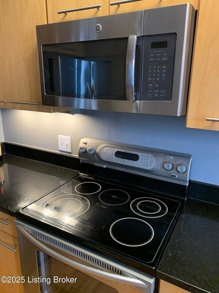 Foto del edificio - 604 S 3rd St