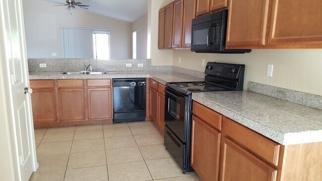 Building Photo - 7826 S 72nd Ln