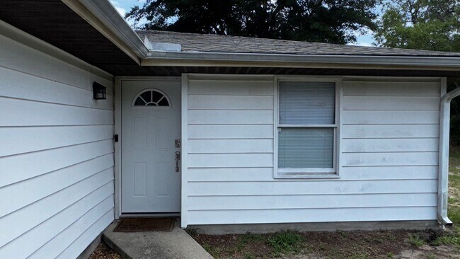 Foto del edificio - Cozy & Private 2-Bedroom Duplex Rental in Ocala