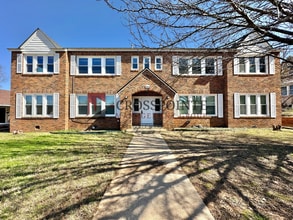 Building Photo - 526 S Bonner Ave