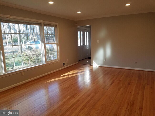 Building Photo - 2409 Bugle Ln