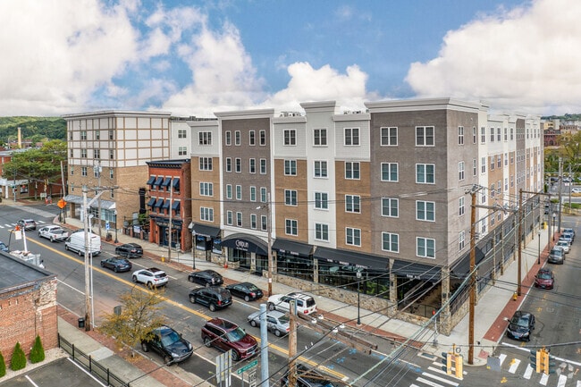 Building Photo - Bridge Street Commons