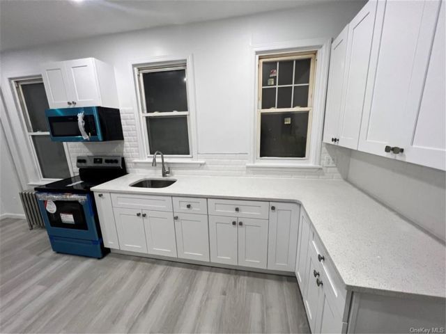 Primary Photo - 108 W Sidney Ave