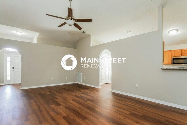 Building Photo - 4 Bedroom Pet-Friendly Home in Winter Haven, FL with Main Street Renewal