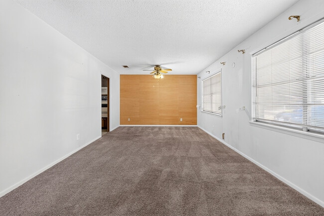 Building Photo - 506 Arapaho Dr