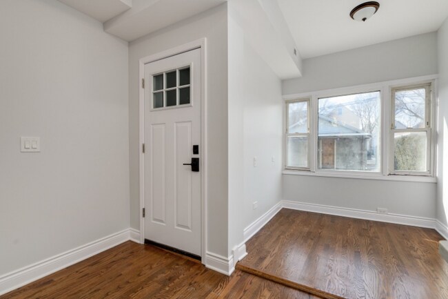 Building Photo - 4440 S Campbell Ave