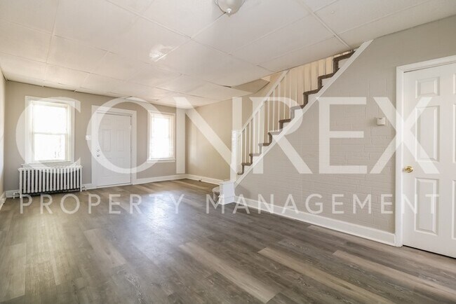 Building Photo - Beautiful, Updated 3 Bedroom