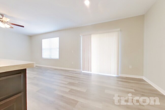 Foto del edificio - 5990 Churchill Square Way