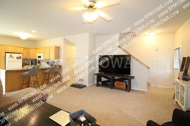 Foto del edificio - DMACC AREA!! 2 Bedroom, 2.5 Bath Townhome ...