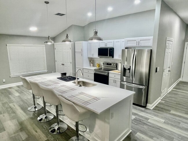 Foto del edificio - 2115 Purcell Dr