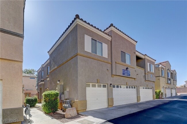 Building Photo - 6170 E Sahara Ave