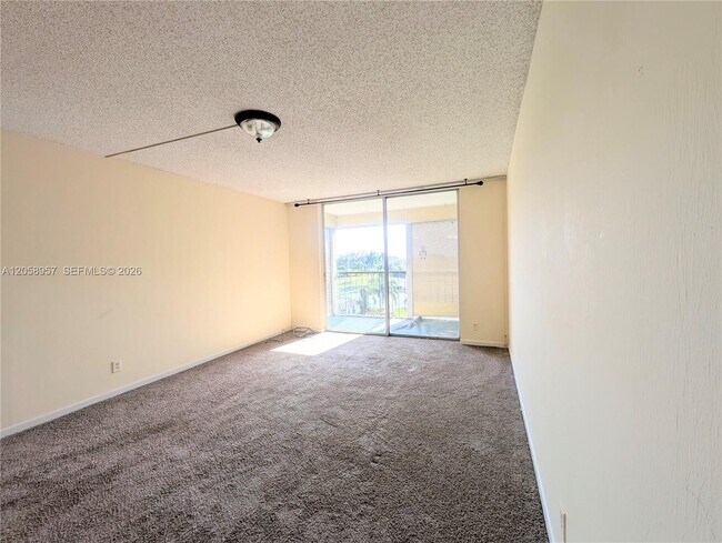 Foto del edificio - 8900 Washington St