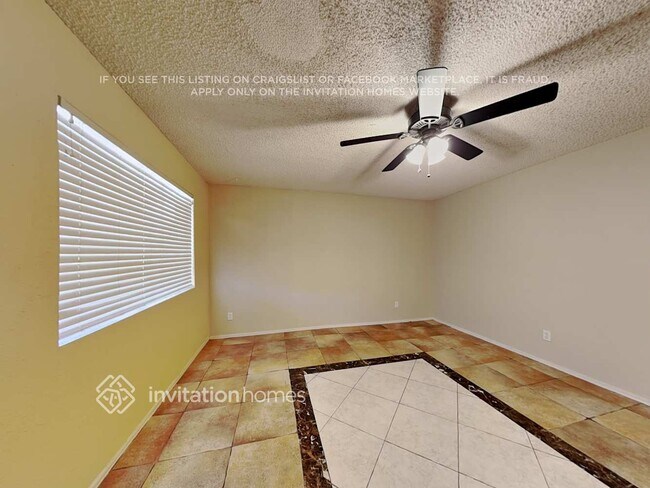 Foto del edificio - 3735 W Columbine Dr