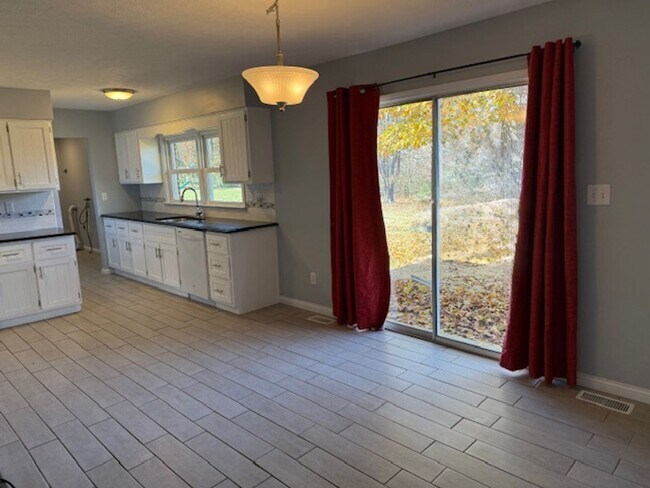 Building Photo - 316 Homeview Dr