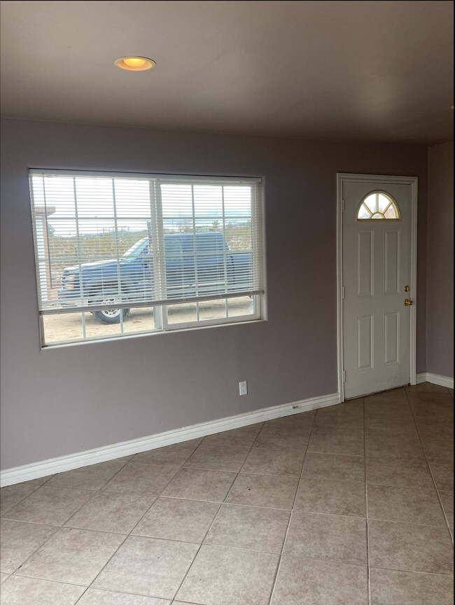 Building Photo - 1175 Dakota Ln