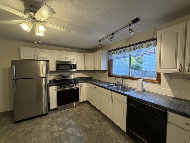 Building Photo - 45 Prescott St