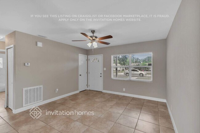 Foto del edificio - 6815 N 48th St