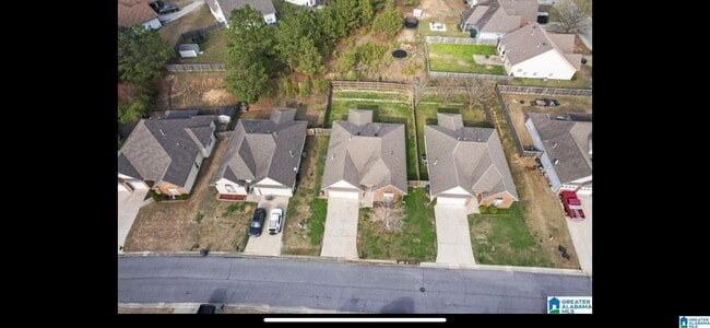 Foto del edificio - 683 Waterford Ln